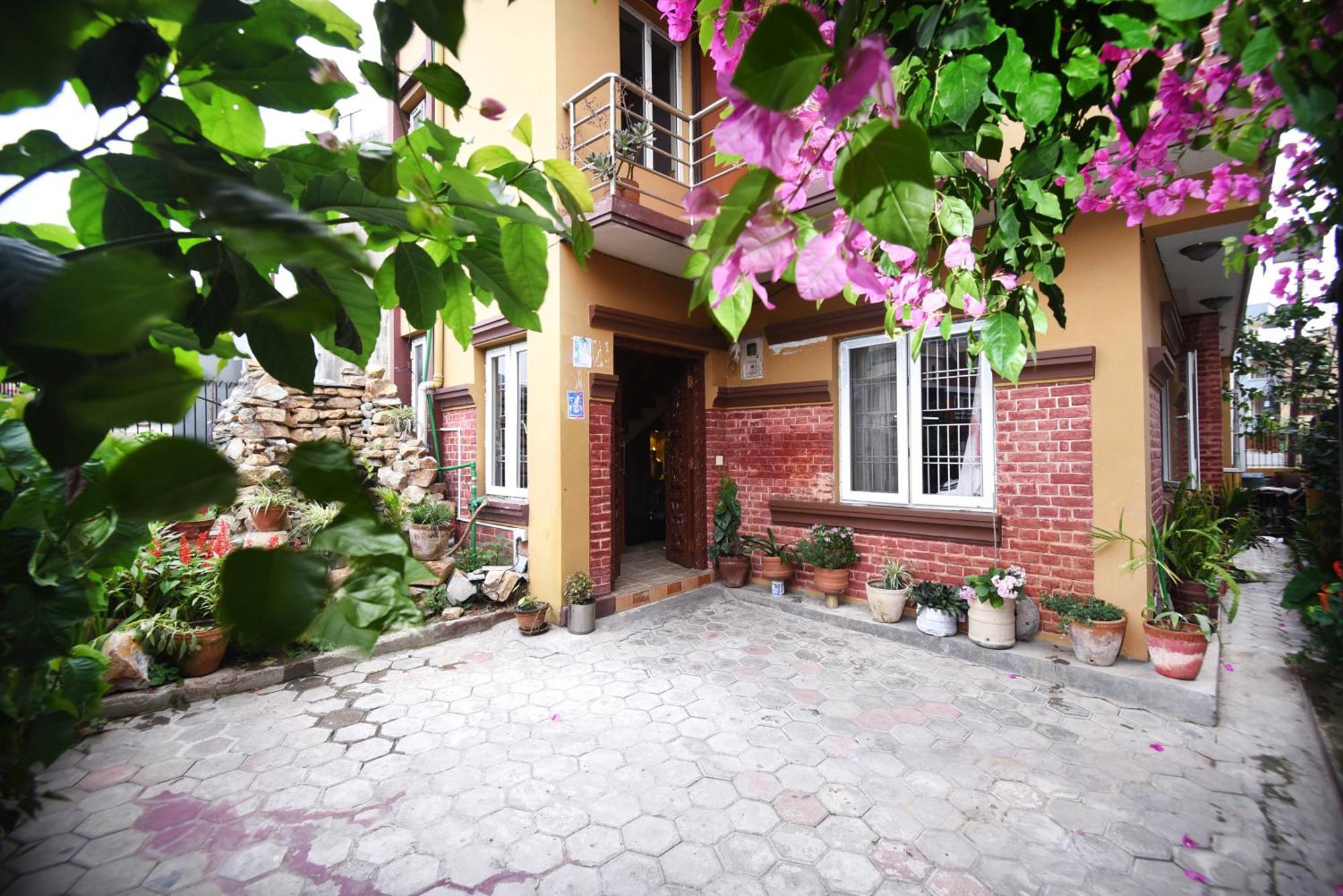 Mums Homestay & Studio Apartments Kathmandu Ngoại thất bức ảnh