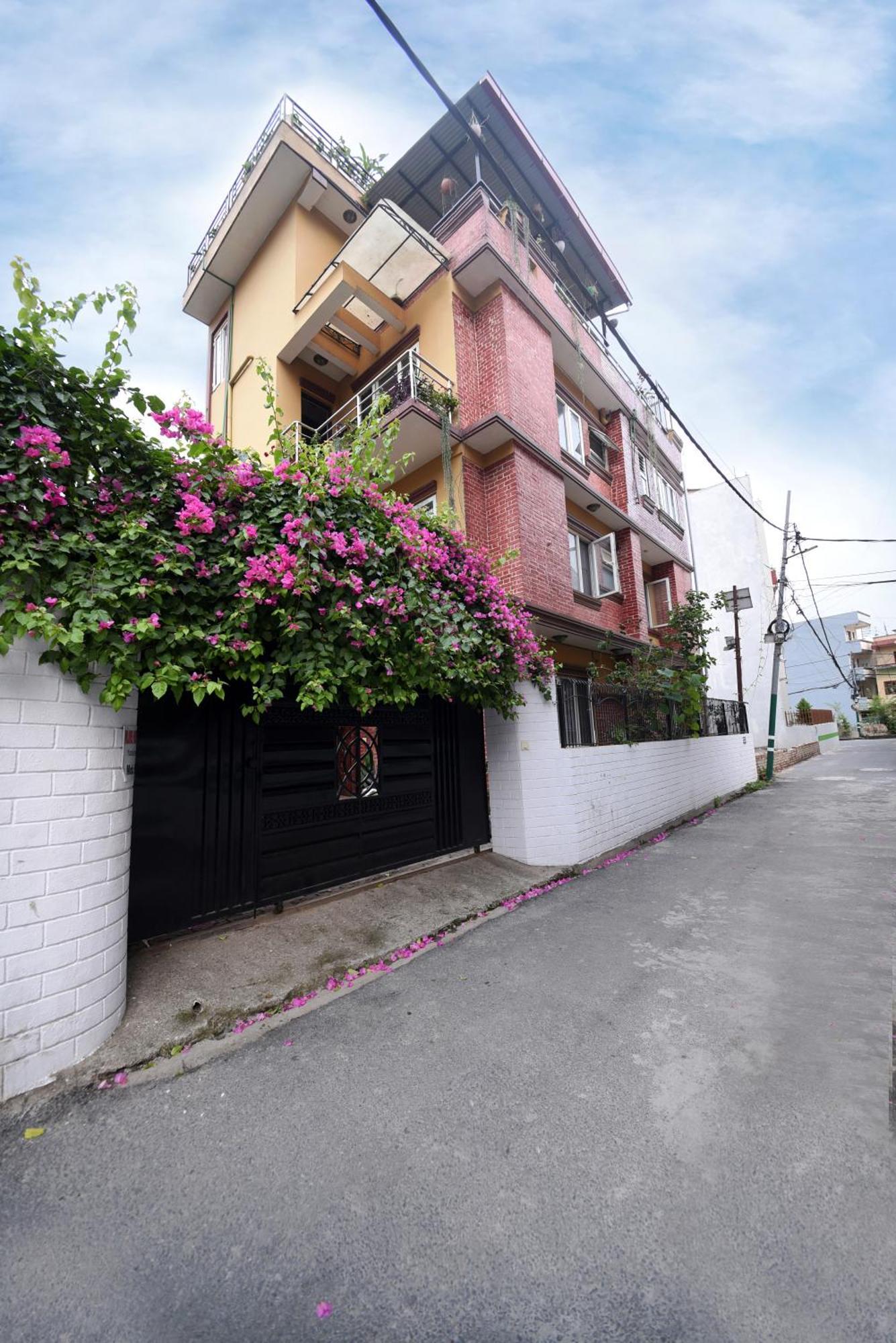 Mums Homestay & Studio Apartments Kathmandu Ngoại thất bức ảnh