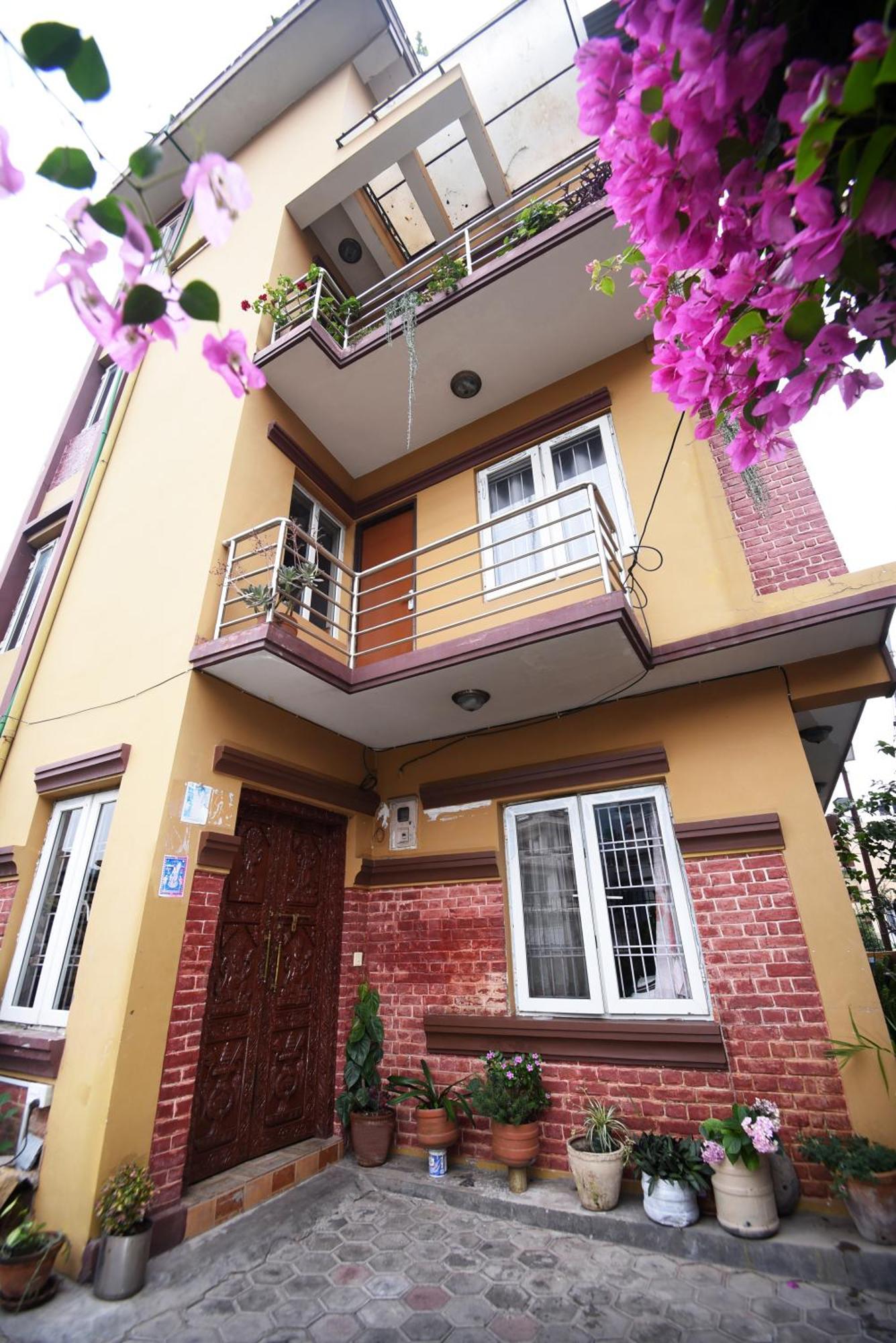 Mums Homestay & Studio Apartments Kathmandu Ngoại thất bức ảnh
